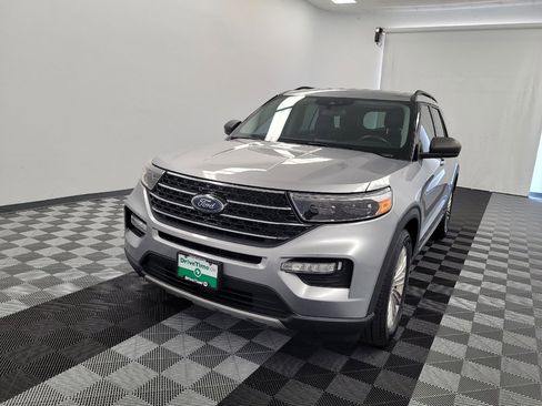 Used 2021 Ford Explorer XLT w/ Equipment Group 202A RWD image 15