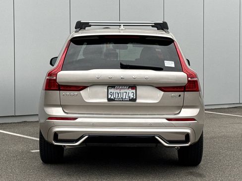 Used 2025 Volvo XC60 B5 Core w/ Protection Package Premier image 4