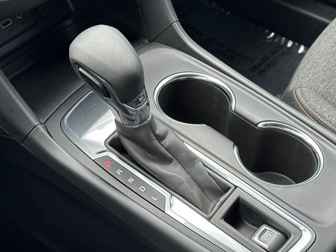 Used 2022 Chevrolet Equinox LT w/ LPO, Floor Liner Package FWD image 20