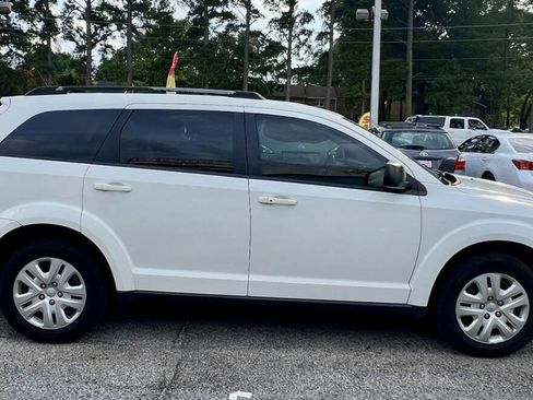 Used 2017 Dodge Journey SE w/ Flexible Seating Group image 6