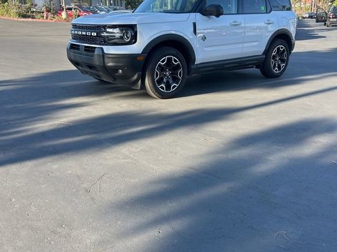 Used 2025 Ford Bronco Sport Outer Banks w/ Outer Banks Tech Package+ AWD/4WD image 1
