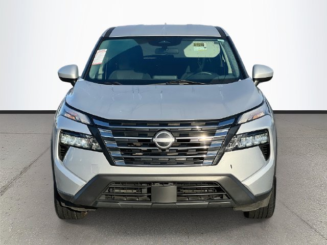 Used 2024 Nissan Rogue SV FWD image 2