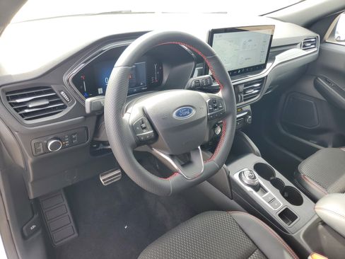 Used 2024 Ford Escape ST-Line w/ Tech Pack #1 AWD/4WD image 13