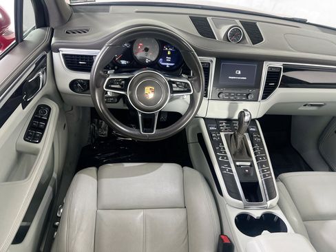 Used 2018 Porsche Macan S image 23