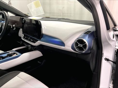 Used 2025 Chevrolet Equinox EV LT image 13