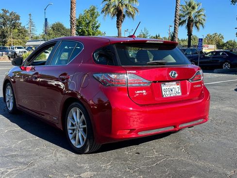 Used 2013 Lexus CT 200h w/ Premium Pkg w/Navigation FWD image 6