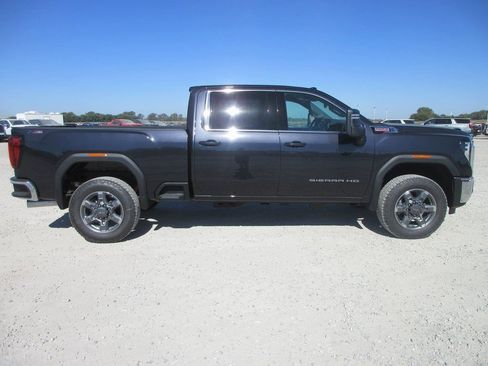 New 2026 GMC Sierra 2500 SLE w/ SLE Value Package; image 3