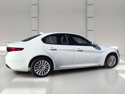 Used 2022 Alfa Romeo Giulia Sprint image 35