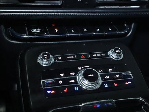 Certified 2021 Lincoln Nautilus Reserve AWD/4WD image 28