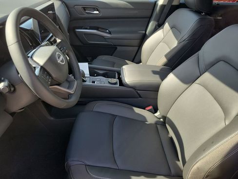 New 2026 Nissan Pathfinder SL image 26