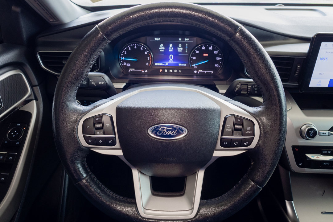 Used 2022 Ford Explorer XLT w/ Equipment Group 202A RWD image 11