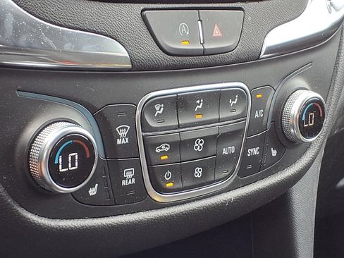 Used 2024 Chevrolet Equinox LT w/ LPO, Floor Liner Package FWD image 28