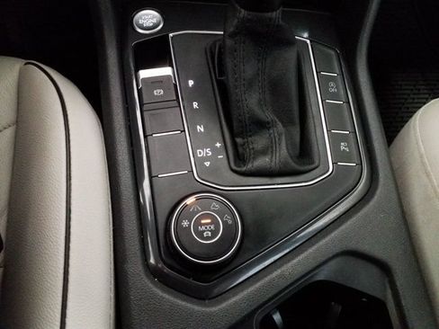 Used 2020 Volkswagen Tiguan SEL Premium R-Line w/ 3rd Row Seat Package AWD/4WD image 8