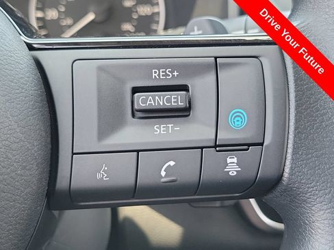 Used 2023 Nissan Rogue SV FWD image 6