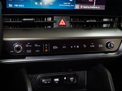 Certified 2025 Kia Sportage SX image 22