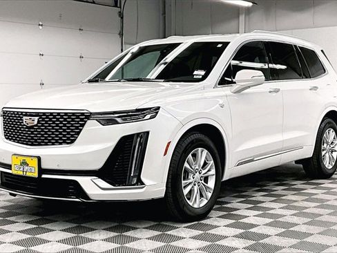 Used 2024 Cadillac XT6 Luxury image 11
