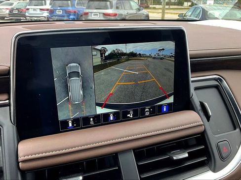 Used 2023 Chevrolet Tahoe High Country AWD/4WD image 13