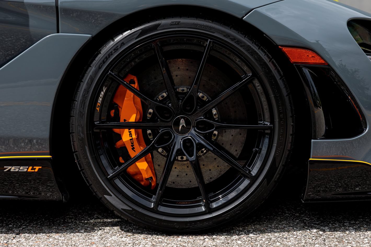 Used 2022 McLaren 765LT RWD image 19
