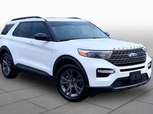Used 2022 Ford Explorer XLT w/ Equipment Group 202A RWD image 3