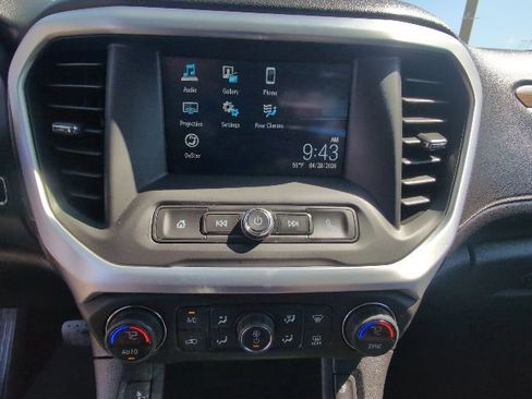Used 2019 GMC Acadia SLE AWD/4WD image 24