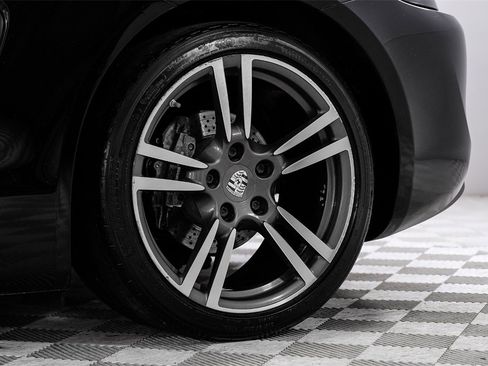 Used 2015 Porsche Cayman image 46