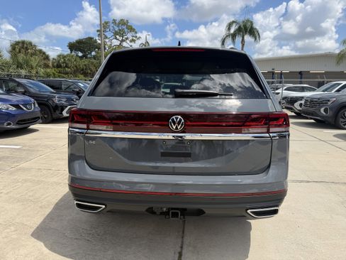 New 2026 Volkswagen Atlas SE FWD image 4