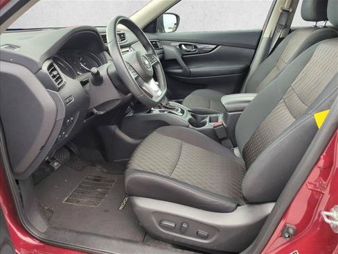 Used 2018 Nissan Rogue SV FWD image 11