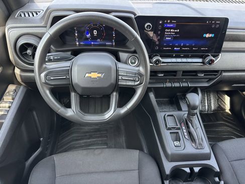Used 2023 Chevrolet Colorado W/T image 3