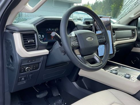 New 2024 Ford Expedition Max Platinum image 20