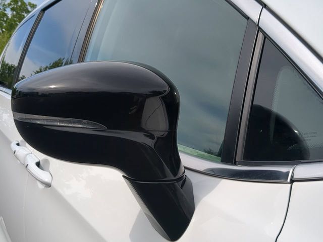 Used 2024 Chrysler Pacifica Limited FWD image 11