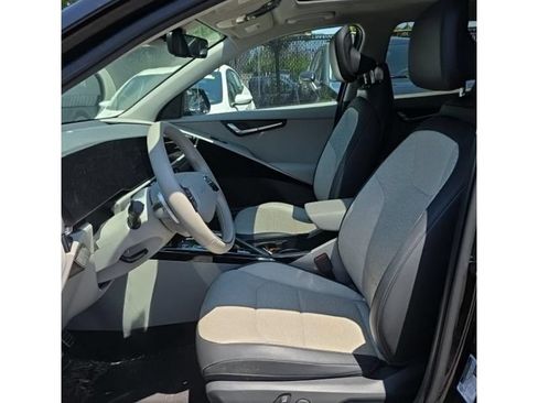 Used 2024 Kia Niro Wave w/ Wave Preserve Package FWD image 5