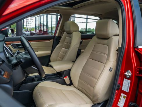 Used 2018 Honda CR-V Touring image 12