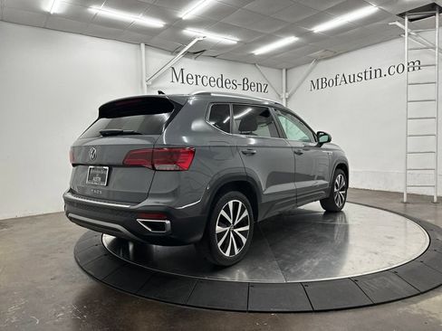 Used 2022 Volkswagen Taos SE FWD image 7