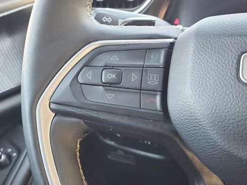 Used 2024 Jeep Grand Cherokee L Laredo image 15