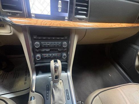 Used 2011 Lincoln MKZ w/ 102A Rapid Spec Order Code FWD image 10