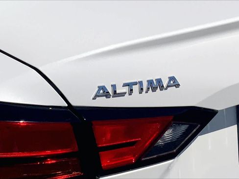 Used 2022 Nissan Altima 2.5 SR FWD image 10