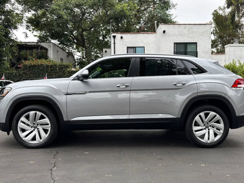 Used 2023 Volkswagen Atlas Cross Sport SE w/ Panoramic Sunroof Package FWD image 7