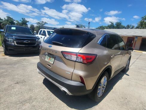 Used 2020 Ford Escape SE FWD image 21