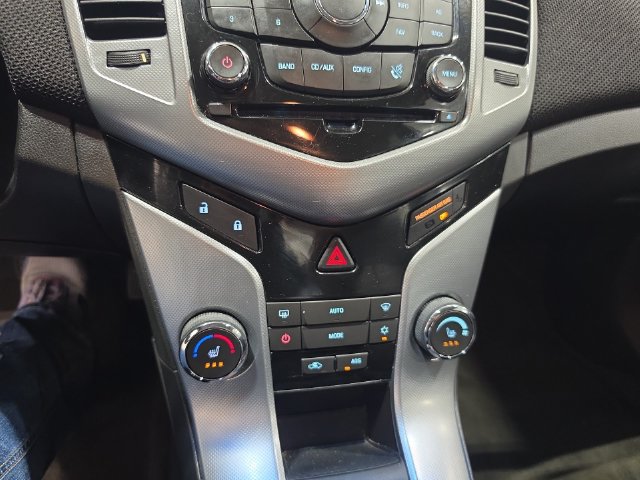 Used 2011 Chevrolet Cruze LTZ FWD image 9