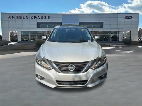 Used 2016 Nissan Altima 2.5 SL w/ 2.5 Technology w/LED Package FWD image 2