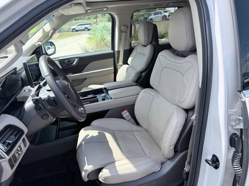 Used 2024 Lincoln Navigator Reserve AWD/4WD image 21