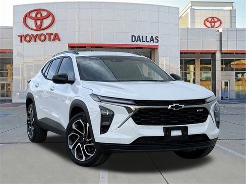 Used 2026 Chevrolet Trax RS w/ Driver Confidence Package image 1