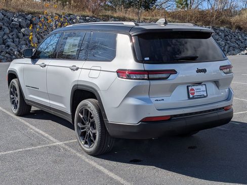 New 2025 Jeep Grand Cherokee L Limited w/ Trailer Tow Package image 7