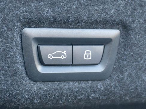 Used 2025 BMW M5 AWD/4WD image 37