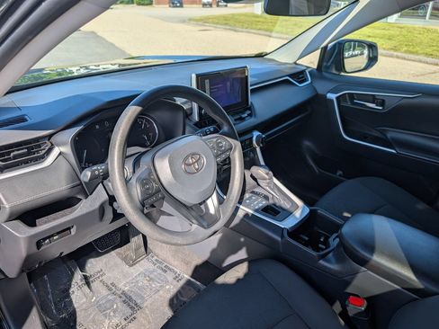 Used 2024 Toyota RAV4 XLE AWD/4WD image 18