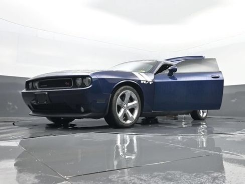 Used 2014 Dodge Challenger SXT Plus RWD image 30