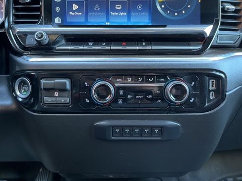 Used 2024 Chevrolet Silverado 2500 LT w/ Convenience Package image 28