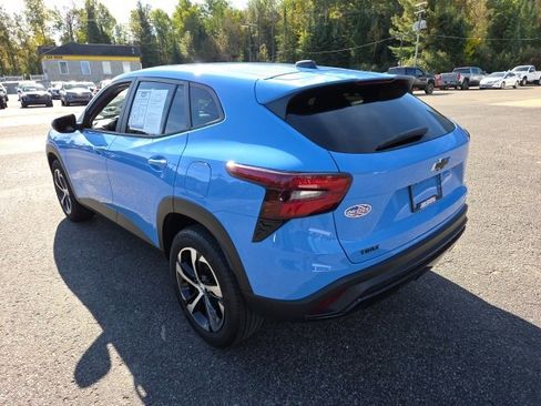 Used 2024 Chevrolet Trax RS w/ Sunroof Package image 21