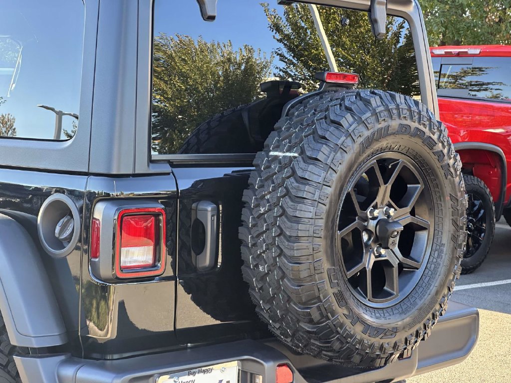 Used 2025 Jeep Wrangler Unlimited Sport AWD/4WD image 11