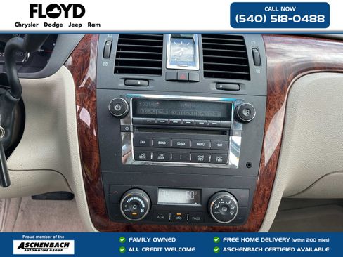 Used 2006 Cadillac DTS w/ Trunk Convenience Package FWD image 15
